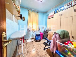 habitacion del piso en venta junto al mercado del grau