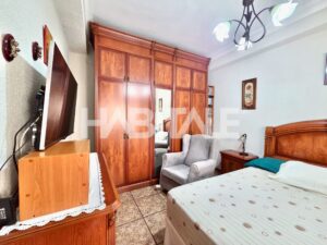 habitacion del piso en venta junto al mercado del grau