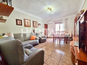 salon comedor del piso en venta junto al mercado del grau