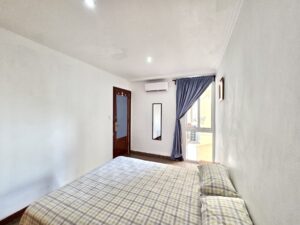 habitacion del piso en venta en avenida del puerto