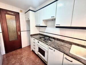 cocina del piso a reformar en venta en Camins al Grau Valencia