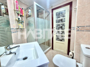 baño del piso en venta en Benimámet Valencia